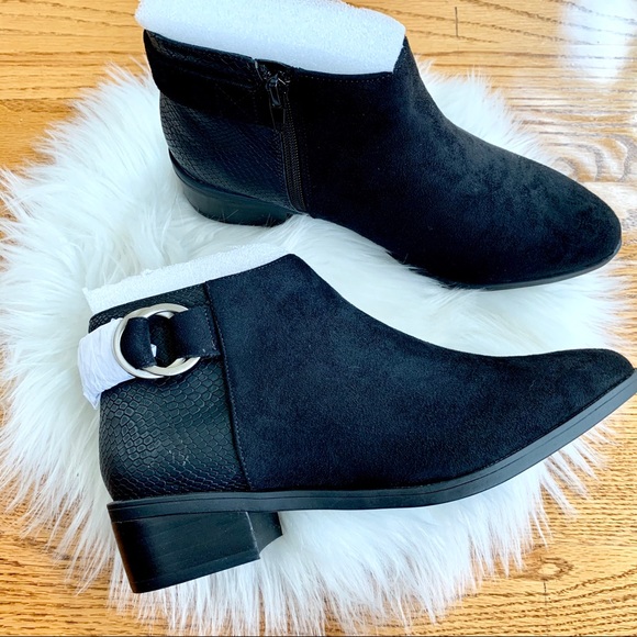 Bella Vita Henley II Bootie Ankle Boot Black Suede - Picture 5 of 9